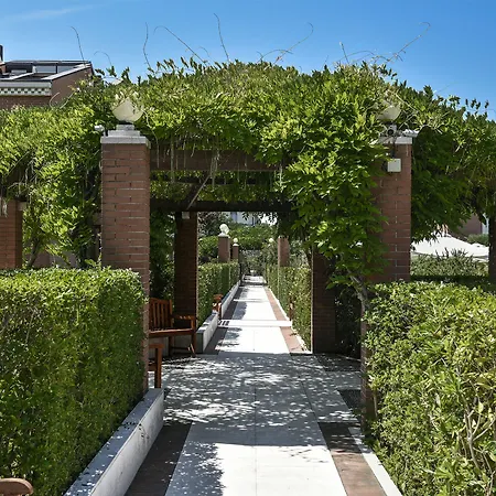 Θέρετρο Db Le Del Lido 4*